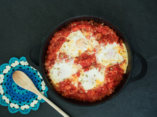 tomato and poached eggs