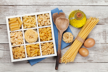 Fototapeta na wymiar Various pasta in wooden box