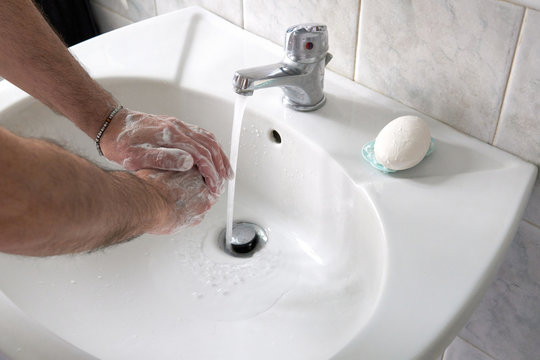 Very thorough hand washing with
plenty of soap to remove dirt and avoid viruses or
stop coronavirus contamination