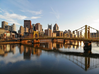 Fototapeta na wymiar Pittsburgh Sister Bridges