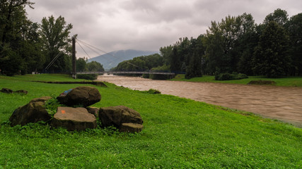 Po burzy wezbrały rzeki