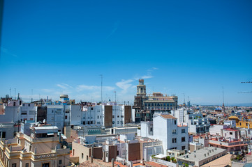 Obraz premium Valencia city skyline with blue sky