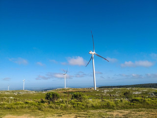 Cerro Catedral, Molinos de viento.