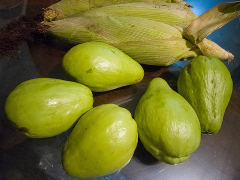 chayote y ma&iacute;z