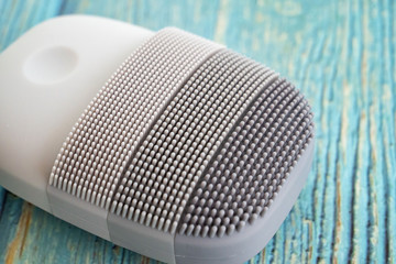 bristles vibration massager for facial skin care 