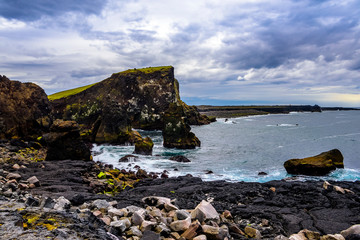 Fototapeta na wymiar Beautiful rugged Iceland coast seascape