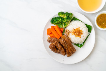 Baked Pork Ribs with Sauce