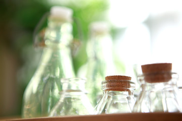 예쁜투명 병 네추럴바구니 자연주의 책과 어울리는 예쁜배경이미지...
