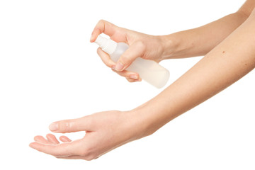 Cleaning hands with hand gel
