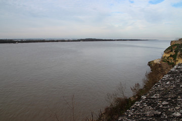Fototapeta na wymiar estuary of the gironde and the garonne river in blaye (france) 