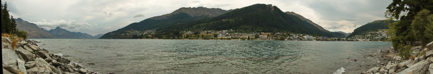 Fototapeta na wymiar Panoramic view of Queenstown from Queenstown Gardens in Otago on South Island of New Zealand 