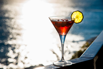 drink-aperitivo sfondo mare