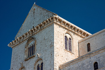 Fototapeta premium Panoramic view of the Romanesque cathedral of Trani in Puglia, Italy.