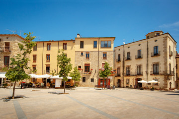 Fototapeta na wymiar Medieval town of Besalu, province Girona, Catalonia, Spain