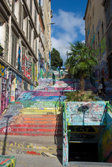 Marseille, bunte Treppe mit Graffiti am Cours Julien