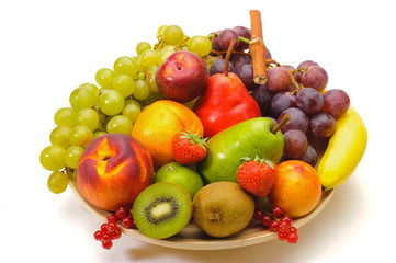 Fototapeta na wymiar Obstteller und Obstschale mit frischen Früchten