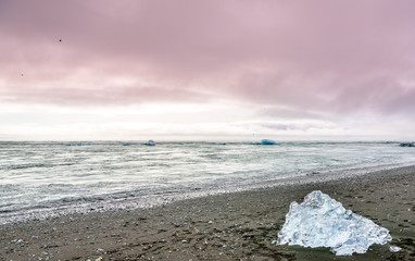 Ice formations on Vik diamond beach
