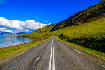 Naklejka premium Beautiful Iceland highlands with moss-covered volcano formations