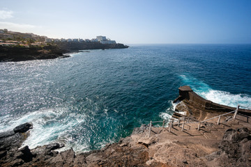 stairs to the sea, descent to the ocean