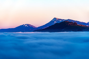 Fototapeta na wymiar Sea of fog in front of Mount Rigi