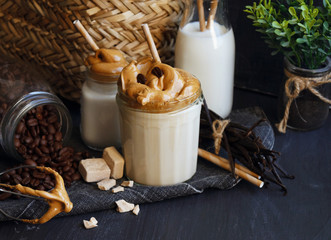 Dalgona whipped coffee, instant coffee, cream coffee, iced coffee 