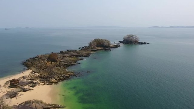  Viveros Adjacent Island Rocks2B Aerial View of Las Perlas Islands with White Sand and Coral Beaches

