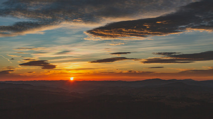 Fototapeta na wymiar zachód słońca w Koniakowie 