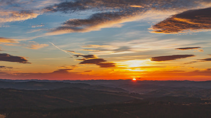 Fototapeta na wymiar Widok na zachód słońca w Beskidzie Śląskim 