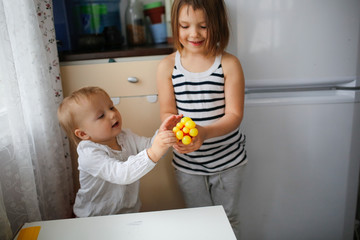 Children play compresses yellow slime trendy toys
