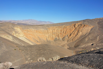 Fototapeta na wymiar Ubehebe Crater in the northern half of Death Valley