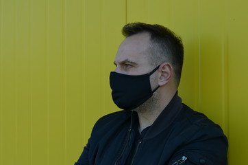 man mask , mask koronavirus , maska koronawirus , maseczka antysmogowa , człowiek w masce...
