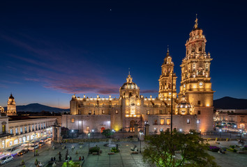 Fototapeta na wymiar Sunset view of Morelia Cathedral, Michoacan, Mexico.