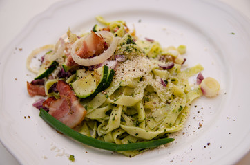 carbonara with onions