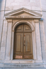 Fototapeta na wymiar church doors in Venice