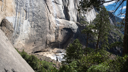 Fototapeta na wymiar waterfall at Yosemite national park in the mountains