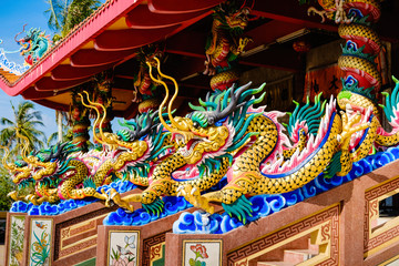 Fototapeta na wymiar Chinese Temple with Dragon