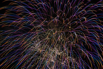 カラフルな日本の打ち上げ花火