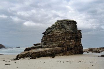 Roca en la costa de Ribadeo, Galicia, España