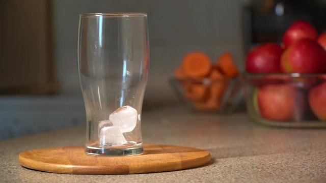 apple carrot juice with ice
