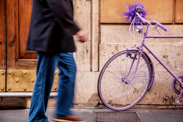 Rower na ulicy © arnoldes