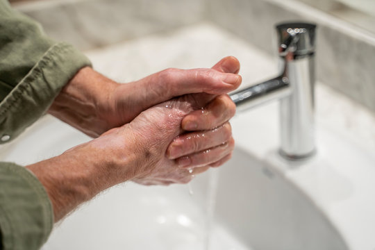 Man wahing hands, close up