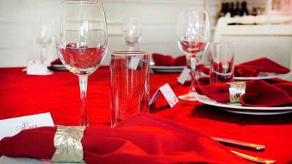 table setting in restaurant
