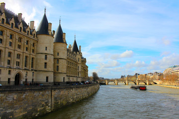 Fototapeta na wymiar River Seine and the ancient building on the opposite side.