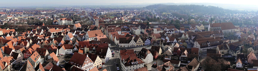 Fototapeta na wymiar Panorama über der Stadt Nordlingen in Deutschland