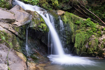 Fototapeta na wymiar Waterfall Kameneckiy in the Carpathian mountains, Ukraine