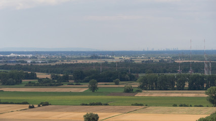 Fototapeta na wymiar Luftbild: Felder und Wiesen-Landschaft an der hessischen Bergstrasse