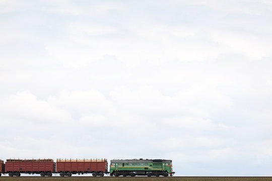 diesel locomotive pulls wagons	
