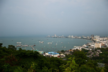 Fototapeta na wymiar View of Pattaya Bay from mount Phrabat