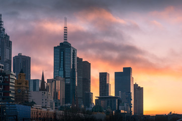 Fototapeta premium Melbourne cityscape at sunrise with Melbourne CBD skyscrapers