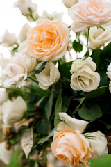 elegant wedding decorations made of natural flowers